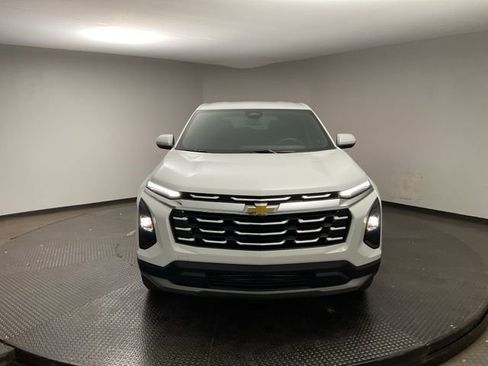 Certified 2025 Chevrolet Equinox LT image 2