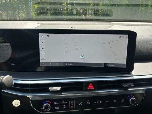 Used 2024 Kia Sorento SX FWD image 10