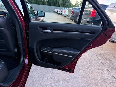 Used 2019 Chrysler 300 S RWD image 16