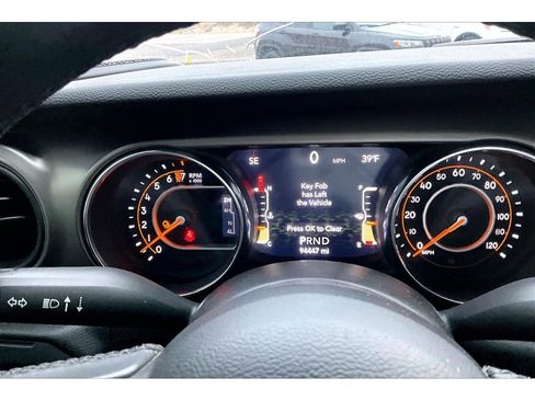 Used 2021 Jeep Gladiator Sport AWD/4WD image 29