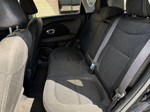 Used 2016 Kia Soul + FWD image 6