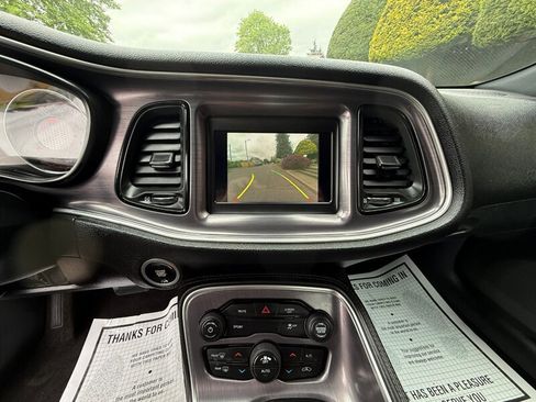 Used 2018 Dodge Challenger SXT RWD image 18