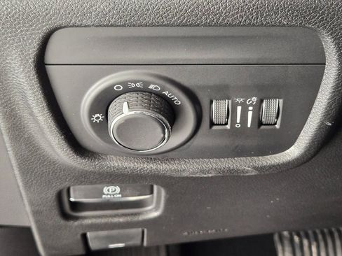 New 2025 Jeep Grand Cherokee L Laredo image 27