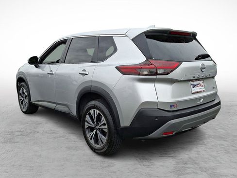 Used 2023 Nissan Rogue SV FWD image 3