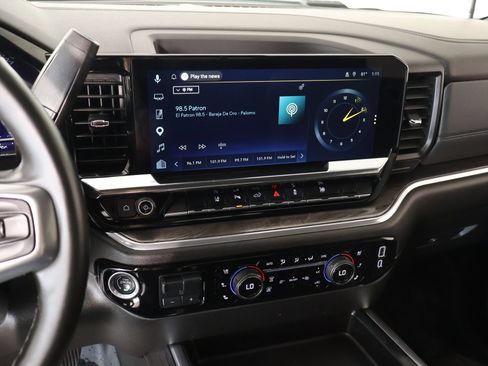 Used 2025 Chevrolet Silverado 2500 LTZ w/ LTZ Convenience Package AWD/4WD image 5