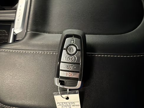 Certified 2025 Ford Expedition Platinum w/ Driver's Package AWD/4WD image 23