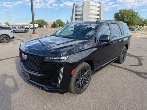Used 2022 Cadillac Escalade Sport Platinum AWD/4WD image 6
