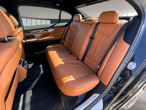 Used 2019 BMW 740i w/ M Sport Package image 20