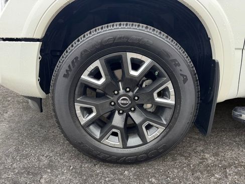 Used 2024 Nissan Titan Platinum Reserve w/ Moonroof Package image 8