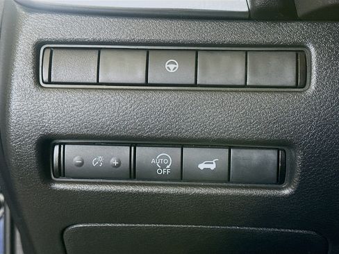 Used 2024 Nissan Rogue SV AWD/4WD image 17