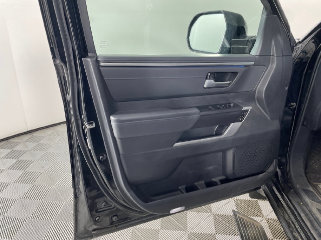 Used 2023 Toyota Sequoia Platinum AWD/4WD image 11