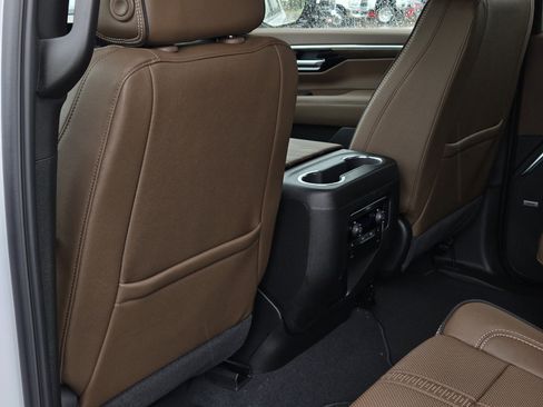 New 2026 Chevrolet Suburban High Country AWD/4WD image 21