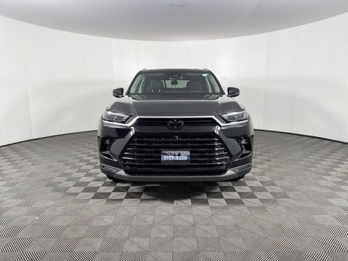 Used 2025 Toyota Grand Highlander AWD image 2