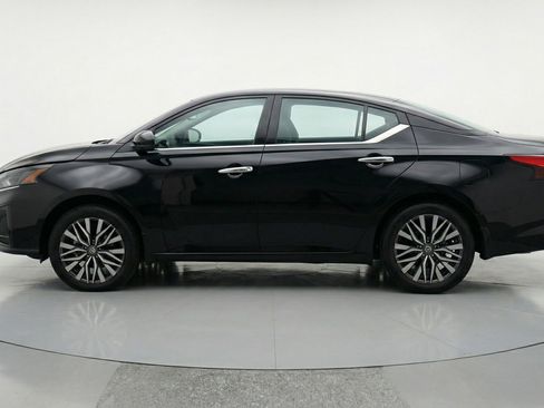 Used 2025 Nissan Altima 2.5 SV image 6