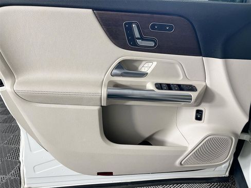 Certified 2021 Mercedes-Benz GLA 250 4MATIC image 17