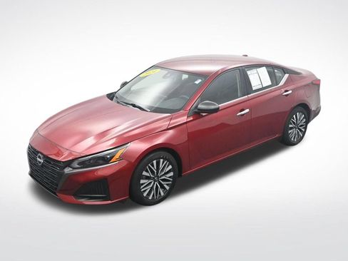 Used 2024 Nissan Altima 2.5 SV FWD image 29