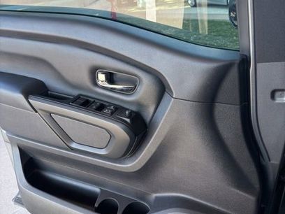 Used 2018 Nissan Titan SV w/ SV Convenience Package