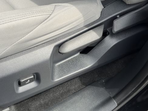 Certified 2024 Toyota Tacoma SR5 AWD/4WD image 29