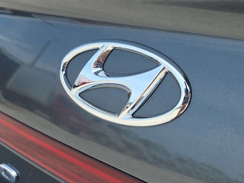 Used 2023 Hyundai Sonata Limited FWD image 9