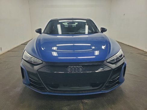 Used 2022 Audi e-tron GT Prestige image 2