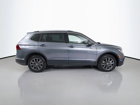 Used 2023 Volkswagen Tiguan SE image 8