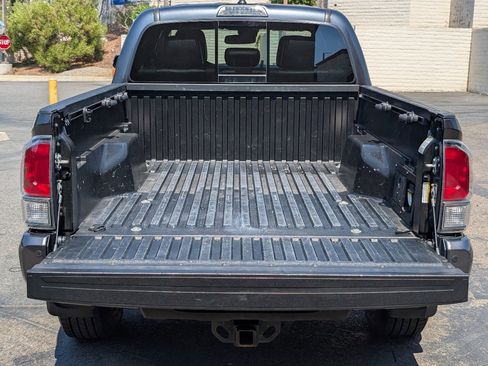 Used 2022 Toyota Tacoma SR5 image 9