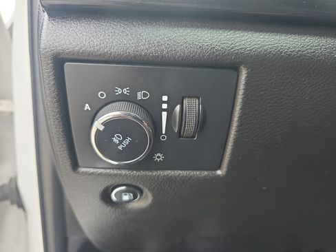 Used 2021 Jeep Grand Cherokee Freedom Edition image 26