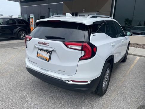 Used 2022 GMC Terrain SLT AWD/4WD image 7