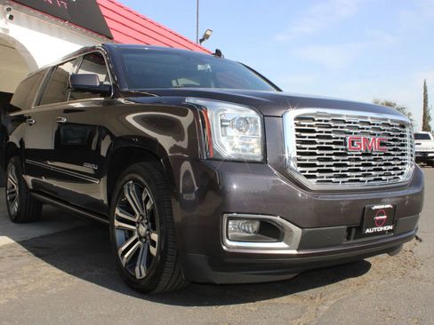 Used 2018 GMC Yukon XL Denali w/ Denali Ultimate Package image 3