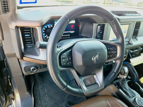 Used 2022 Ford Bronco Outer Banks image 9