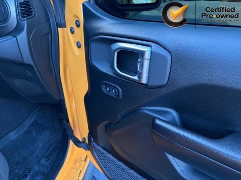 Certified 2021 Jeep Gladiator Sport AWD/4WD image 30