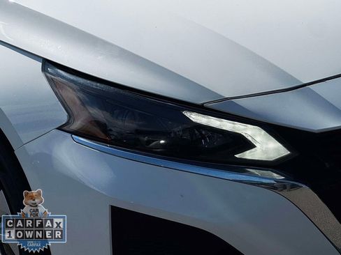 Used 2025 Nissan Altima 2.5 S FWD image 11