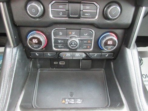 Used 2021 Chevrolet Tahoe Z71 w/ Z71 Signature Package AWD/4WD image 20