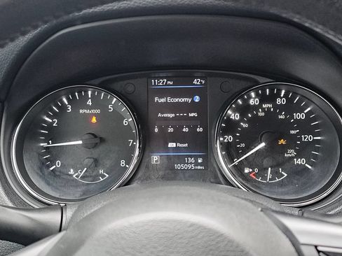 Used 2019 Nissan Rogue SV AWD/4WD image 20