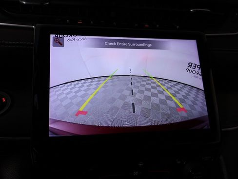 Used 2024 Jeep Grand Cherokee Limited image 6