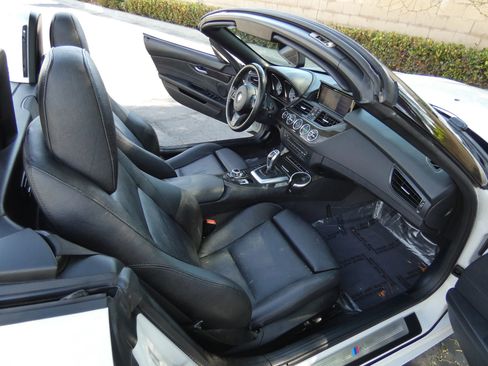 Used 2015 BMW Z4 sDrive35is image 28