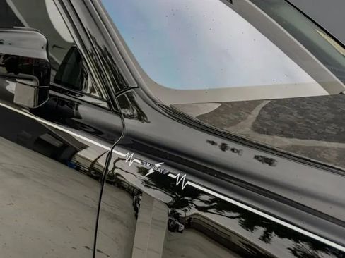 Used 2024 Rolls-Royce Phantom Sedan image 31