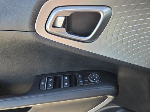 Certified 2024 Kia Soul LX w/ Option Group 015 image 16