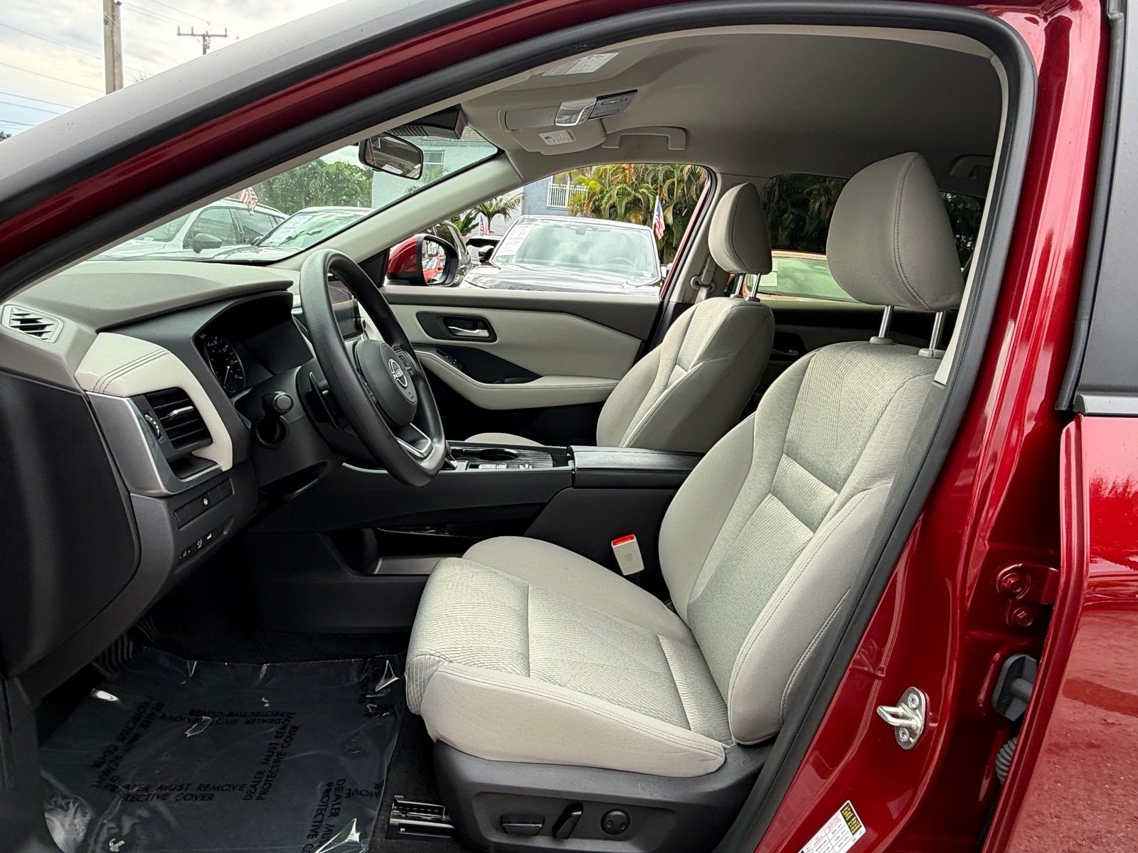 Used 2024 Nissan Rogue SV FWD image 9
