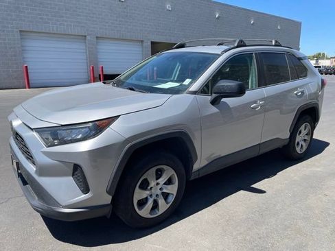 Used 2021 Toyota RAV4 LE AWD/4WD image 4