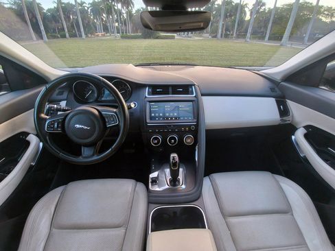 Used 2018 Jaguar E-PACE S image 8