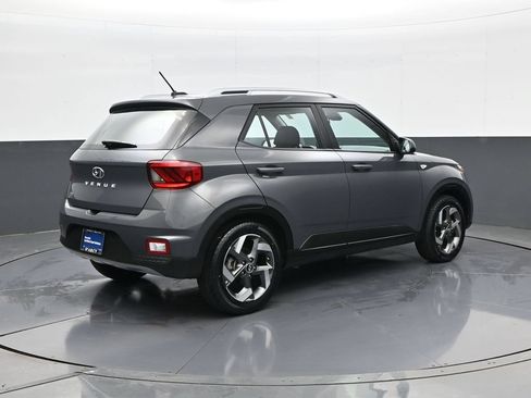 Certified 2024 Hyundai Venue SEL FWD image 5