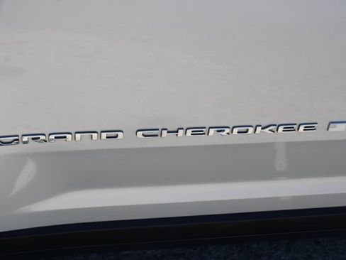 Used 2021 Jeep Grand Cherokee L Limited AWD/4WD image 11