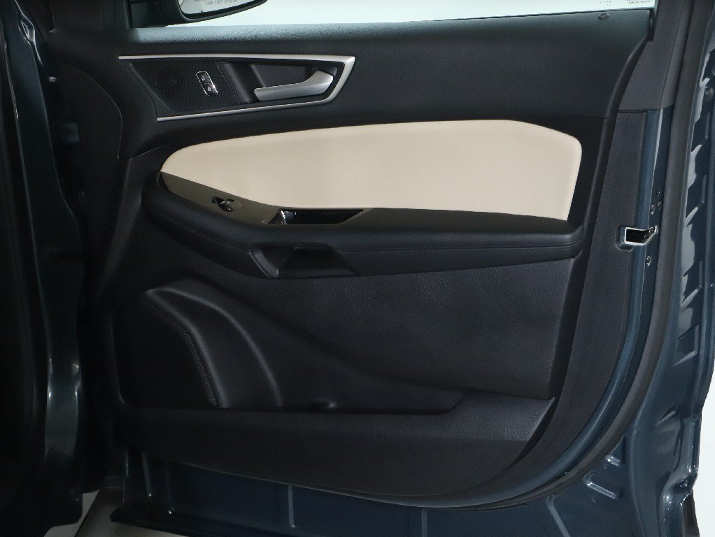 Used 2019 Ford Edge SEL w/ Equipment Group 201A AWD/4WD image 38