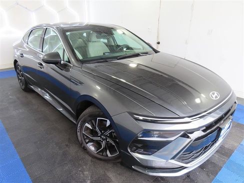 Used 2025 Hyundai Sonata SEL image 5