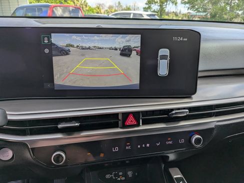 Certified 2025 Kia Sorento EX w/ Panoramic Sunroof Package FWD image 25