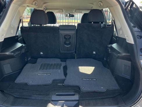Used 2017 Nissan Rogue S AWD/4WD image 27