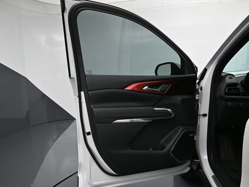 Certified 2024 Chevrolet Traverse RS w/ LPO, Floor Liner Package image 11