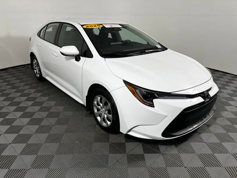 Certified 2025 Toyota Corolla LE FWD image 3
