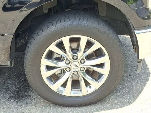 Used 2017 Ford F150 XLT w/ Equipment Group 302A Luxury AWD/4WD image 31
